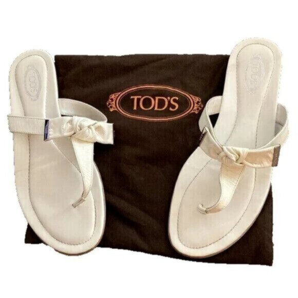 Tod’s Leather Sandals Open Toe Womens 8.5 / 39 White Knot Bow Patent Thong ITALY - Picture 1 of 10